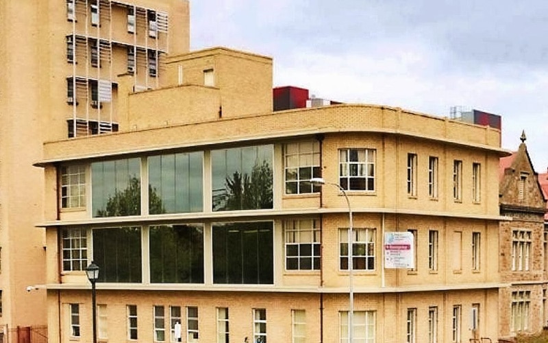 En Anglais: Women’s and Children’s Hospital Trigeneration Plant – Adelaide