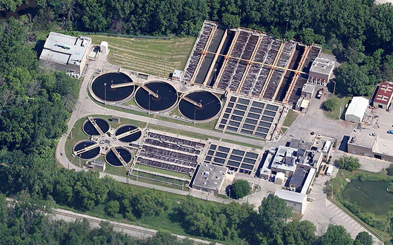 En anglais: East Lansing Water Resource Recovery Facility, USA